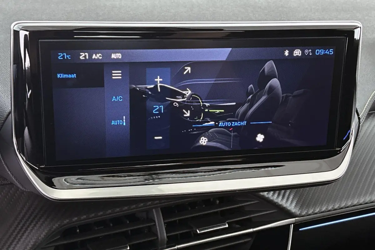 1.2 Hybrid 110 e-DCS6 GT Camera Keyless LED Apple CarPlay