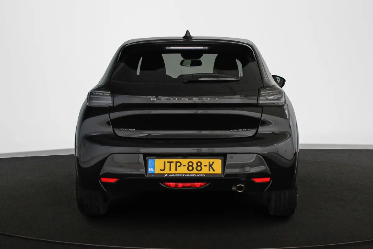 1.2 Hybrid 110 e-DCS6 GT Camera Keyless LED Apple CarPlay