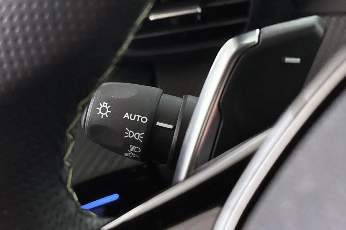 1.2 Hybrid 110 e-DCS6 GT Camera Keyless LED Apple CarPlay