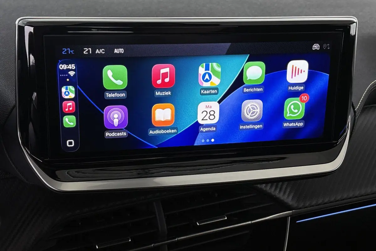 1.2 Hybrid 110 e-DCS6 GT Camera Keyless LED Apple CarPlay