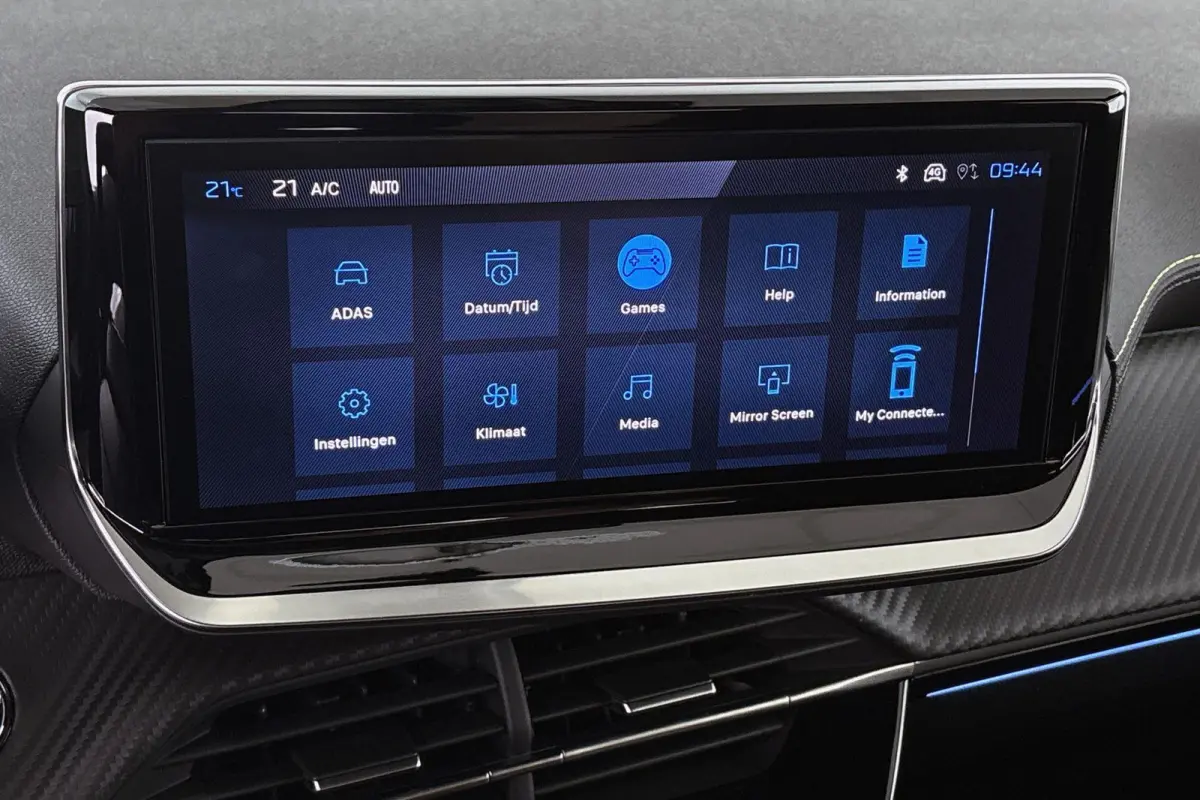 1.2 Hybrid 110 e-DCS6 GT Camera Keyless LED Apple CarPlay