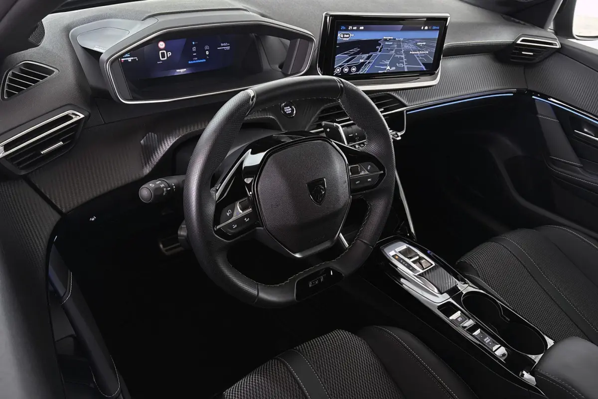 1.2 Hybrid 110 e-DCS6 GT Camera Keyless LED Apple CarPlay
