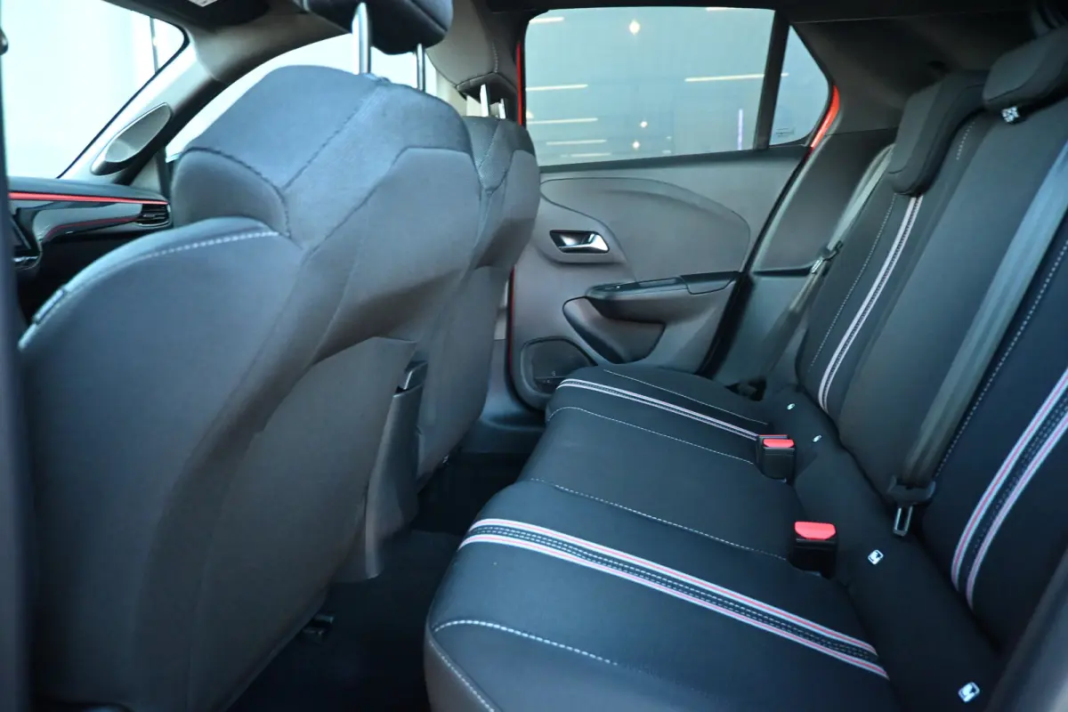 1.2 Turbo Hybrid Yes 110pk Demo-Deal! | Navigatie By App | Achteruitrijcamera | Dodehoekdetectie | Apple Carplay & Android Auto | !!