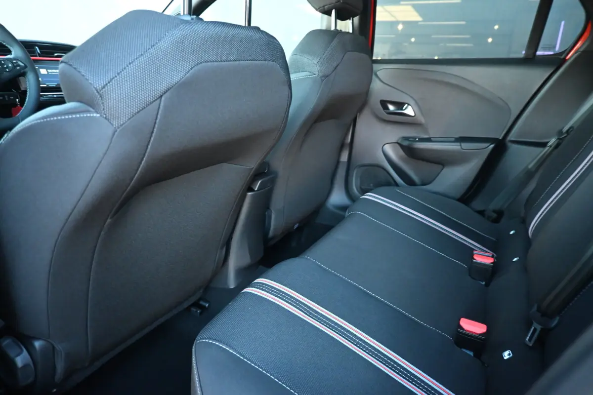 1.2 Turbo Hybrid Yes 110pk Demo-Deal! | Navigatie By App | Achteruitrijcamera | Dodehoekdetectie | Apple Carplay & Android Auto | !!