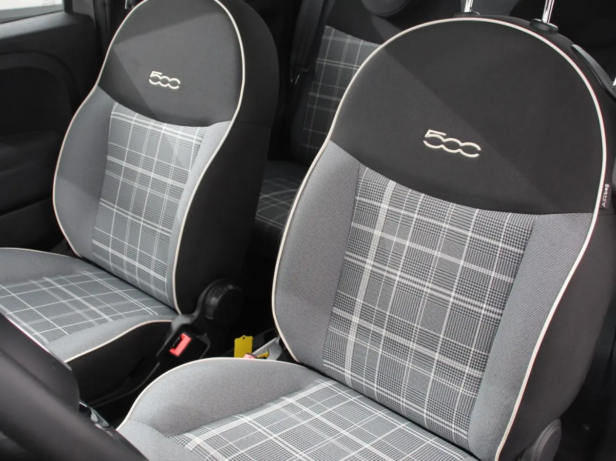 1.0 Hybrid Lounge Plus Cruise control Panorama dak Parkeersensor achter Climate control Apple carplay / Andriod auto