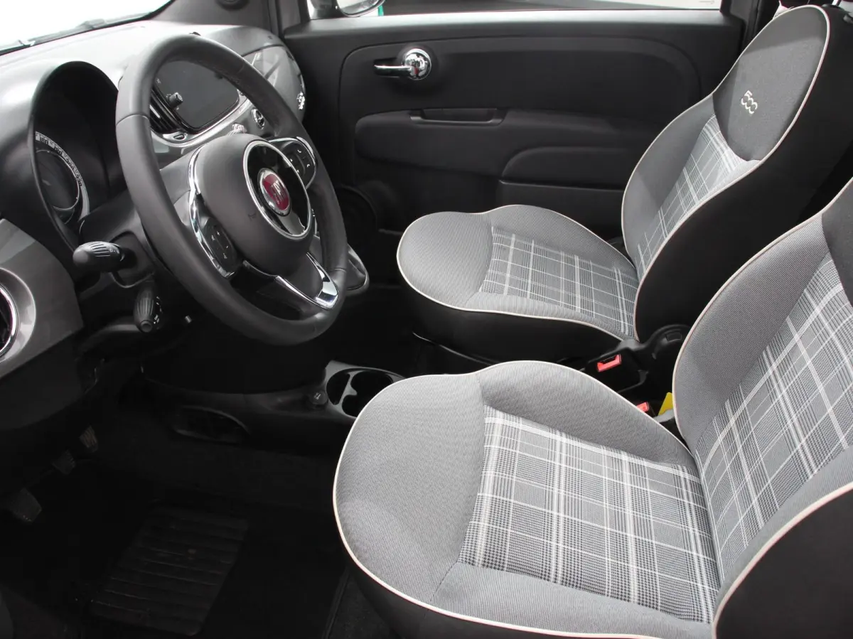 1.0 Hybrid Lounge Plus Cruise control Panorama dak Parkeersensor achter Climate control Apple carplay / Andriod auto