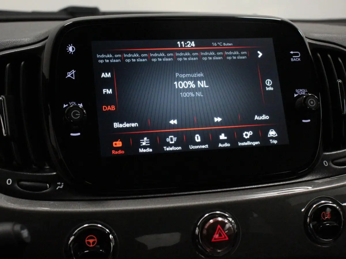 1.0 Hybrid Lounge Plus Cruise control Panorama dak Parkeersensor achter Climate control Apple carplay / Andriod auto