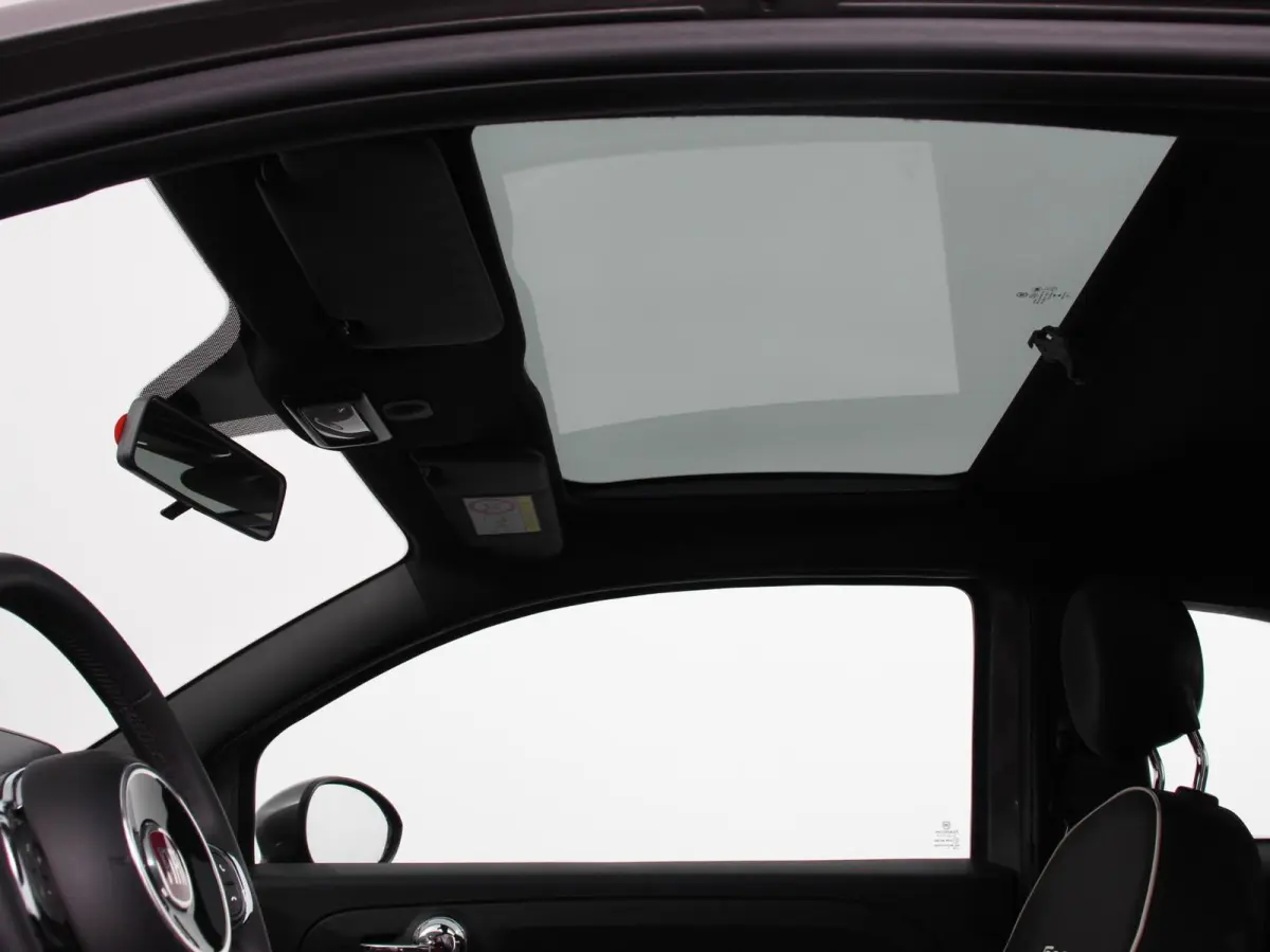 1.0 Hybrid Lounge Plus Cruise control Panorama dak Parkeersensor achter Climate control Apple carplay / Andriod auto