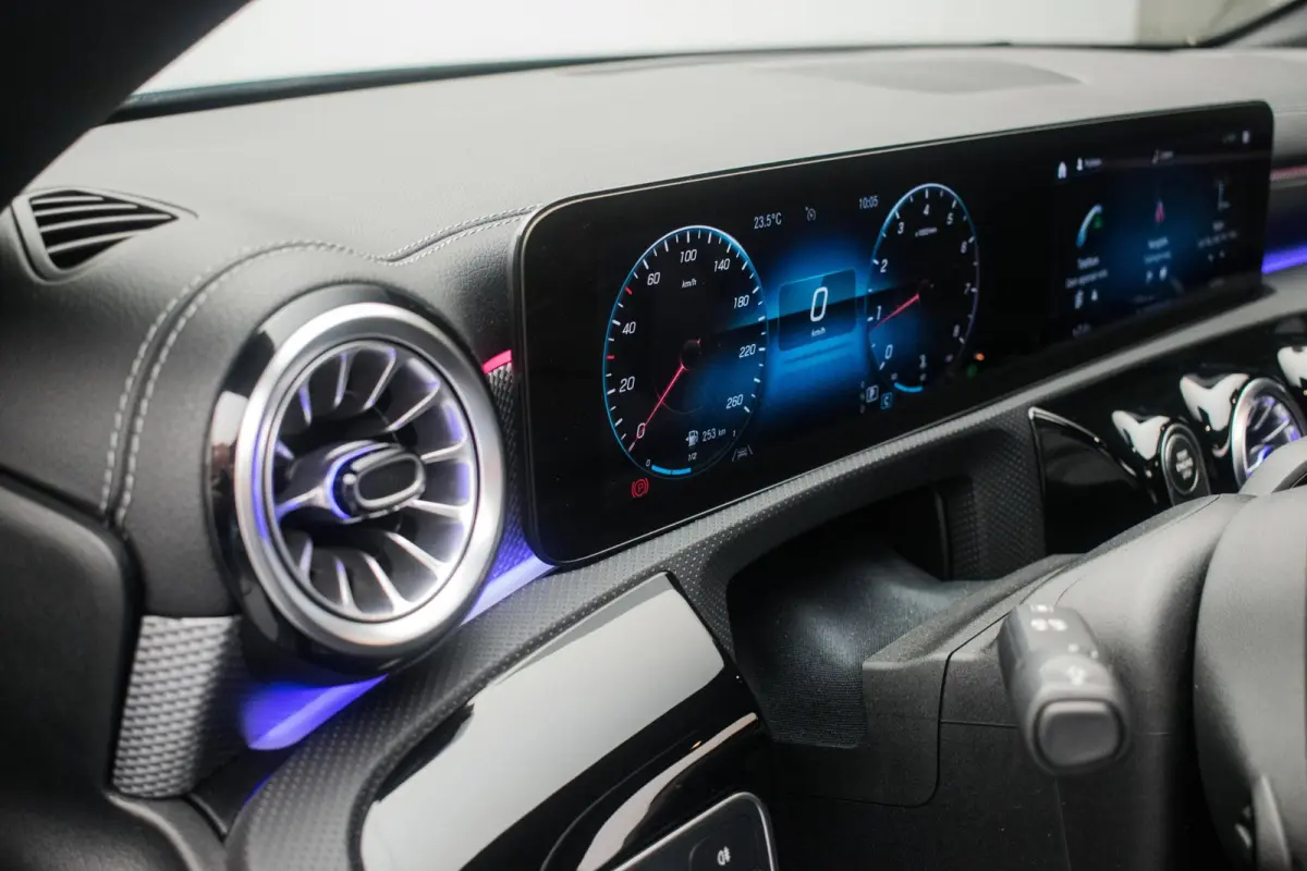 180 Business Solution Luxury NL-auto [ Panoramadak Sfeerverlichting Memory Carplay Camera Leder ]