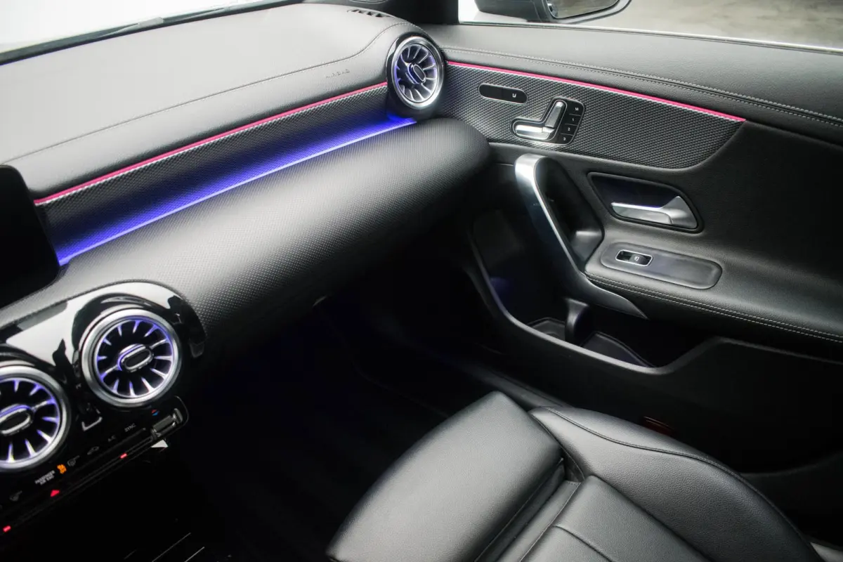 180 Business Solution Luxury NL-auto [ Panoramadak Sfeerverlichting Memory Carplay Camera Leder ]