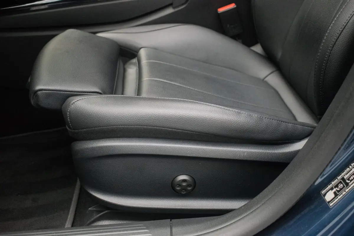 180 Business Solution Luxury NL-auto [ Panoramadak Sfeerverlichting Memory Carplay Camera Leder ]