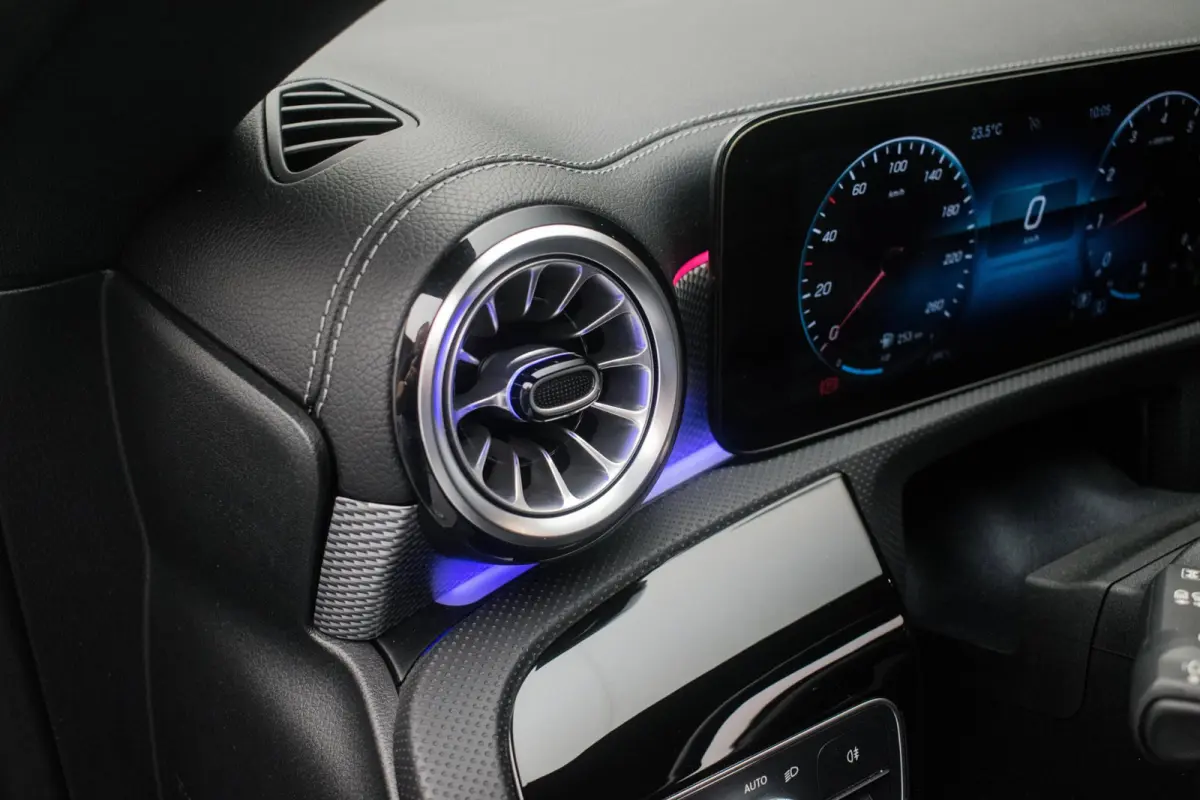 180 Business Solution Luxury NL-auto [ Panoramadak Sfeerverlichting Memory Carplay Camera Leder ]