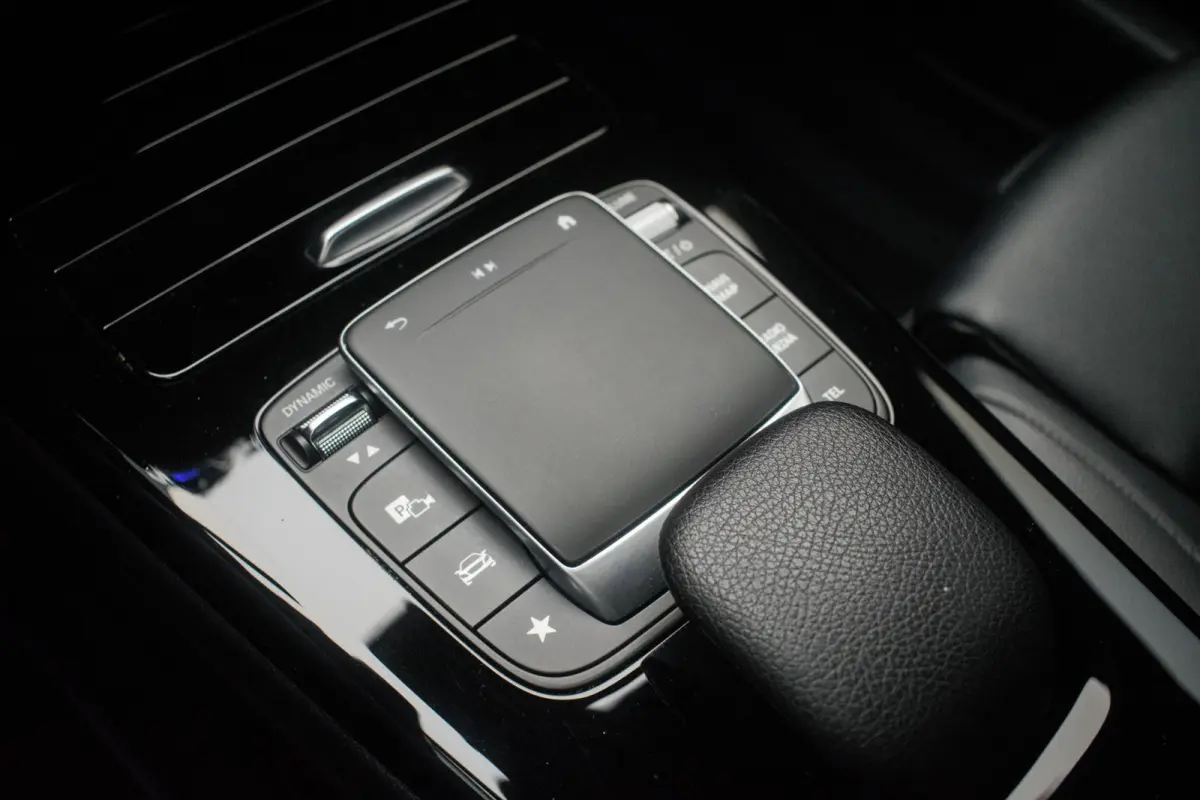 180 Business Solution Luxury NL-auto [ Panoramadak Sfeerverlichting Memory Carplay Camera Leder ]