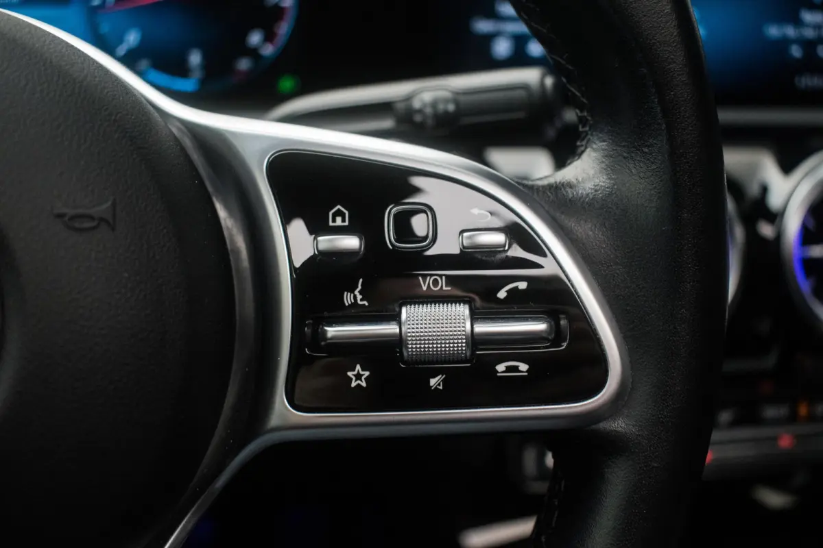 180 Business Solution Luxury NL-auto [ Panoramadak Sfeerverlichting Memory Carplay Camera Leder ]