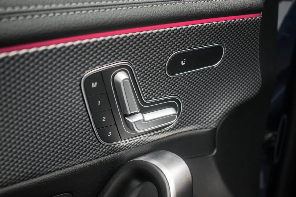 180 Business Solution Luxury NL-auto [ Panoramadak Sfeerverlichting Memory Carplay Camera Leder ]