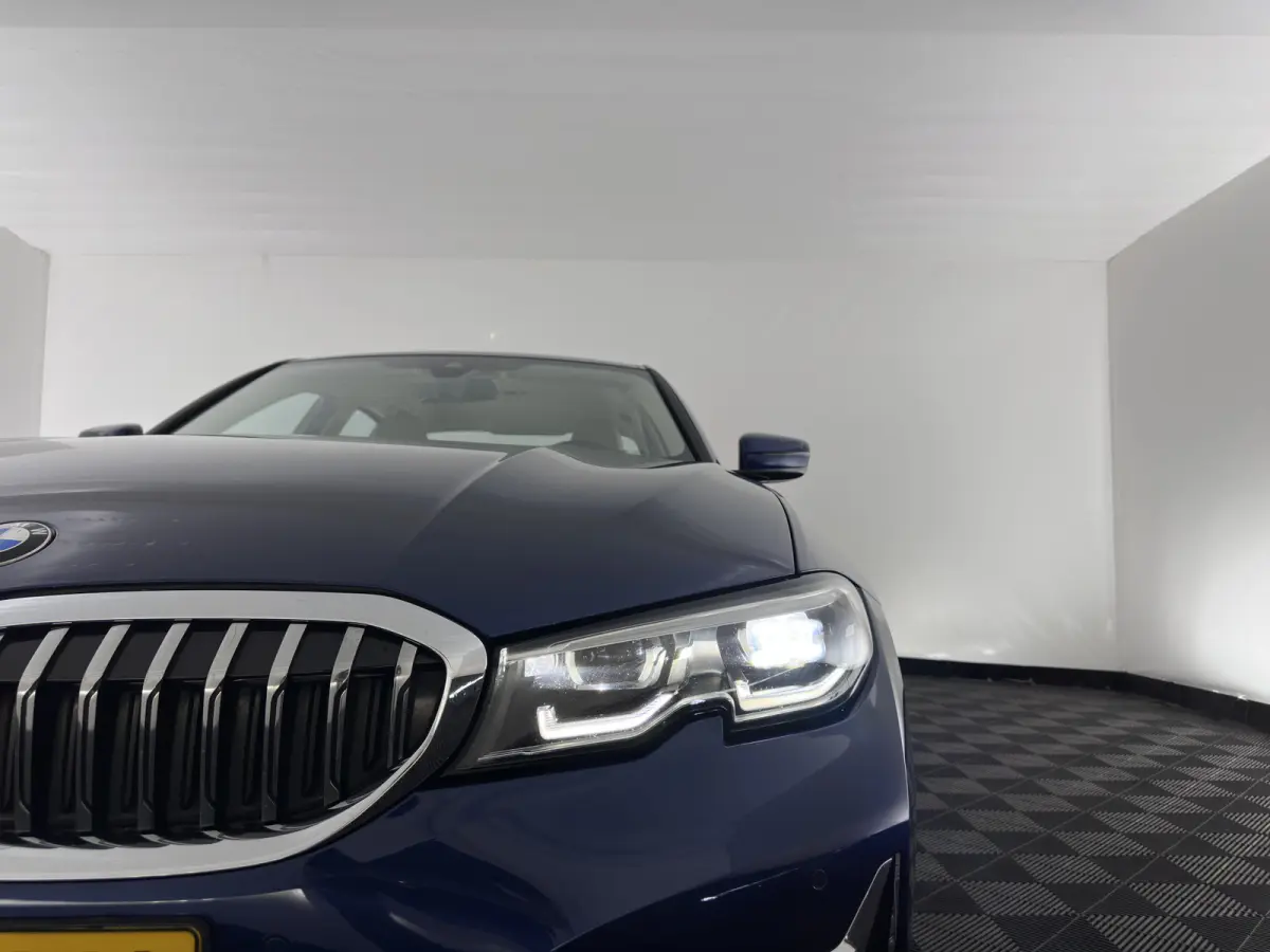 320d High Executive Edition *LEATHER | FULL-LED | HEATED-COMFORTSEATS | DIGI-COCKPIT | NAVI-FULLMAP | AMBIENT-LIGHT | ECC | PDC | CRUISE | 17''ALU*