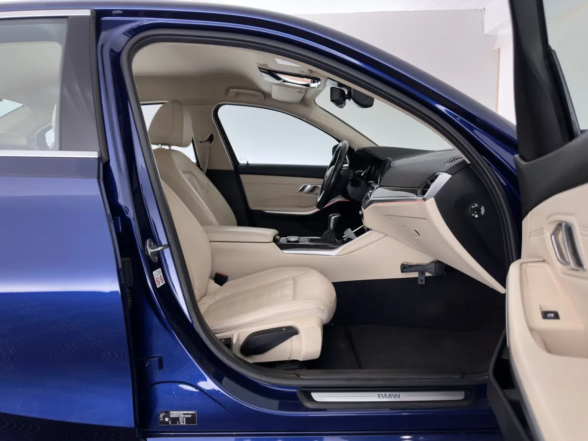 320d High Executive Edition *LEATHER | FULL-LED | HEATED-COMFORTSEATS | DIGI-COCKPIT | NAVI-FULLMAP | AMBIENT-LIGHT | ECC | PDC | CRUISE | 17''ALU*