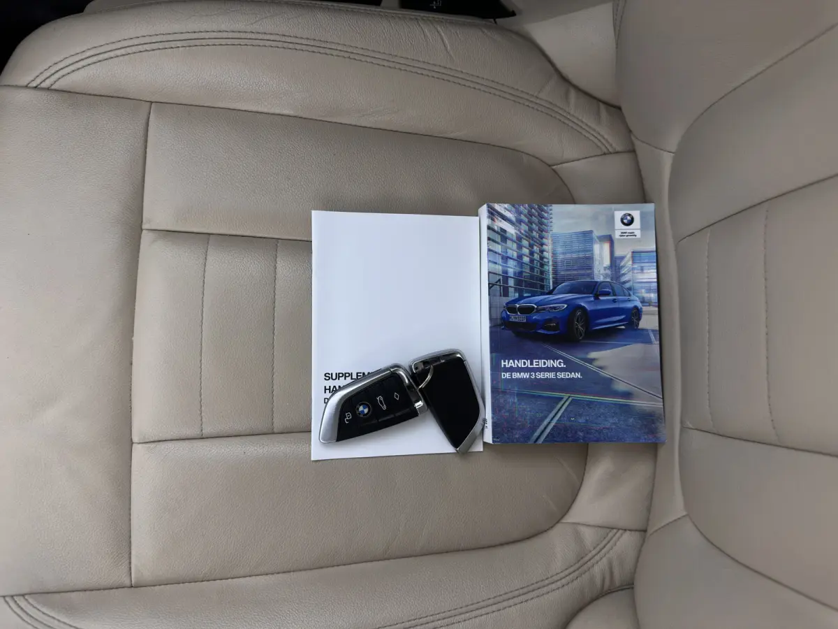 320d High Executive Edition *LEATHER | FULL-LED | HEATED-COMFORTSEATS | DIGI-COCKPIT | NAVI-FULLMAP | AMBIENT-LIGHT | ECC | PDC | CRUISE | 17''ALU*