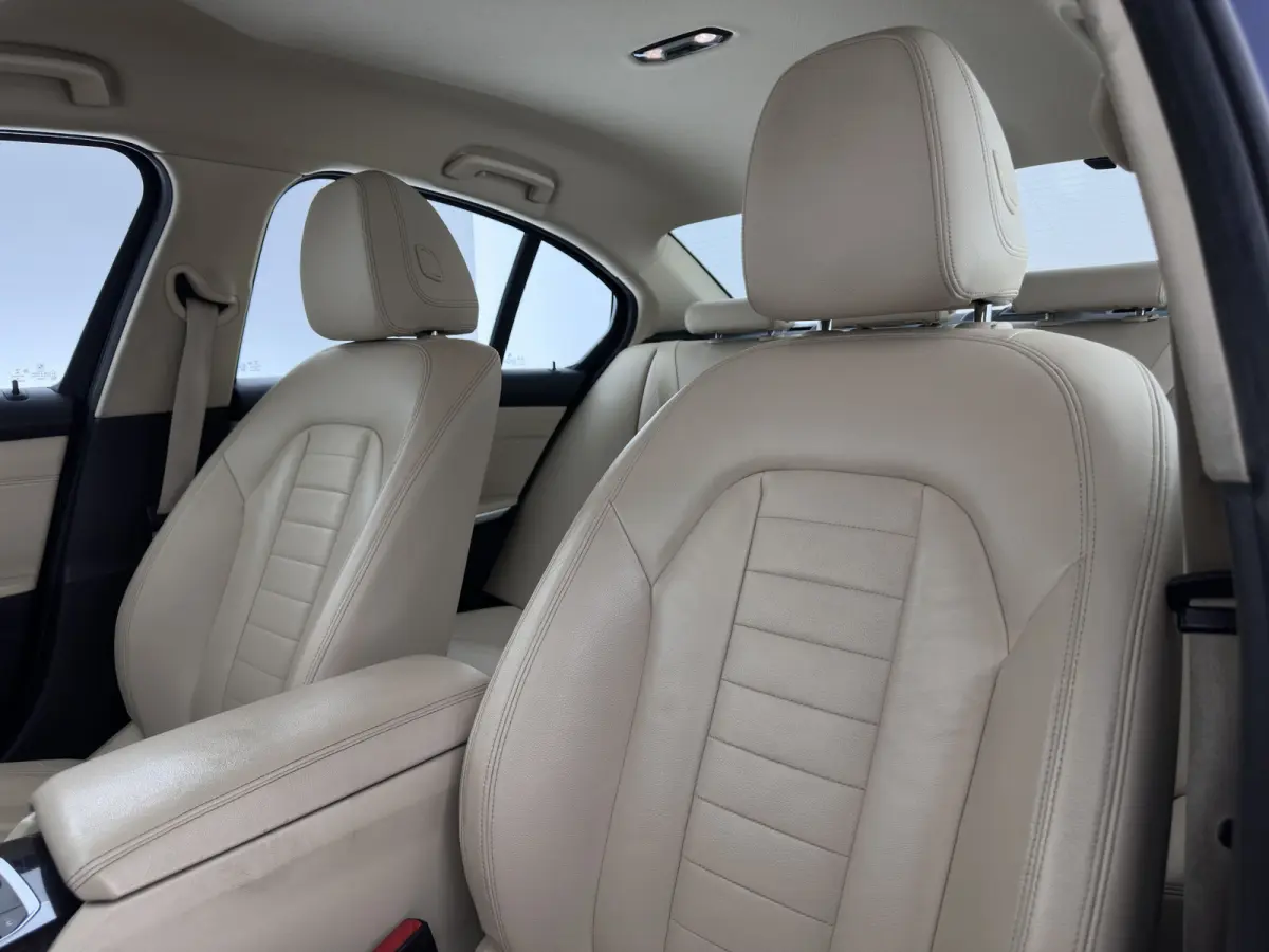 320d High Executive Edition *LEATHER | FULL-LED | HEATED-COMFORTSEATS | DIGI-COCKPIT | NAVI-FULLMAP | AMBIENT-LIGHT | ECC | PDC | CRUISE | 17''ALU*