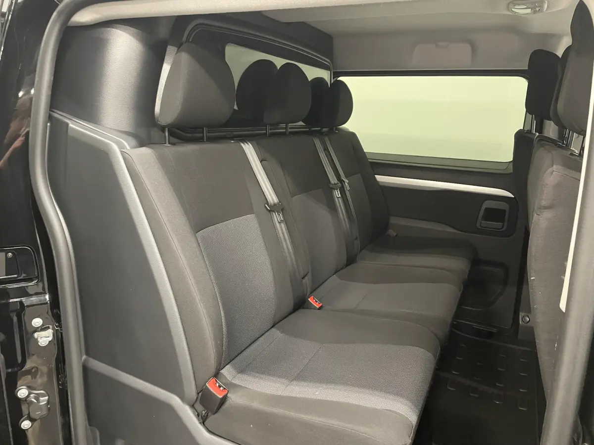 2.0 BlueHDI 180pk Automaat Dubbele Cabine Navigatie Airco Climate Control Parkeer sensoren Trekhaak