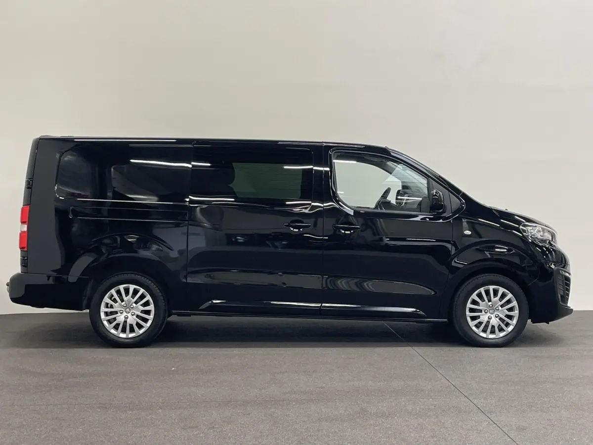 2.0 BlueHDI 180pk Automaat Dubbele Cabine Navigatie Airco Climate Control Parkeer sensoren Trekhaak