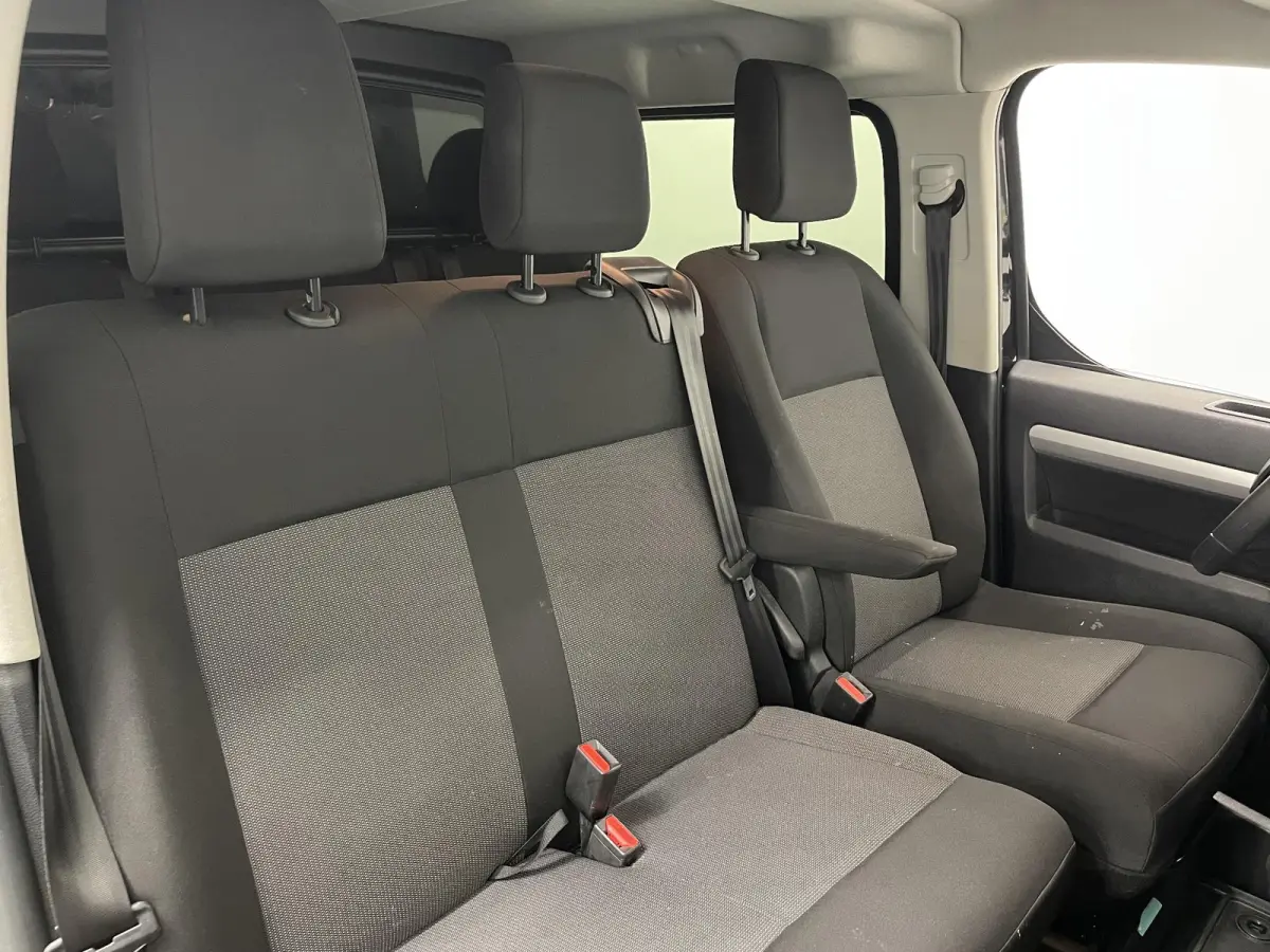 2.0 BlueHDI 180pk Automaat Dubbele Cabine Navigatie Airco Climate Control Parkeer sensoren Trekhaak