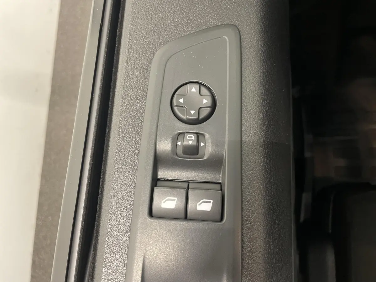 2.0 BlueHDI 180pk Automaat Dubbele Cabine Navigatie Airco Climate Control Parkeer sensoren Trekhaak