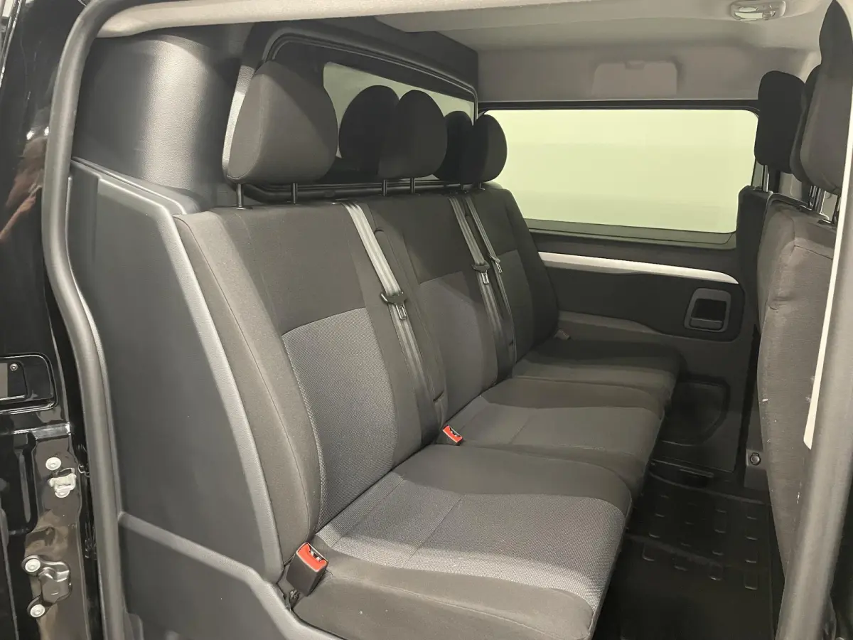 2.0 BlueHDI 180pk Automaat Dubbele Cabine Navigatie Airco Climate Control Parkeer sensoren Trekhaak