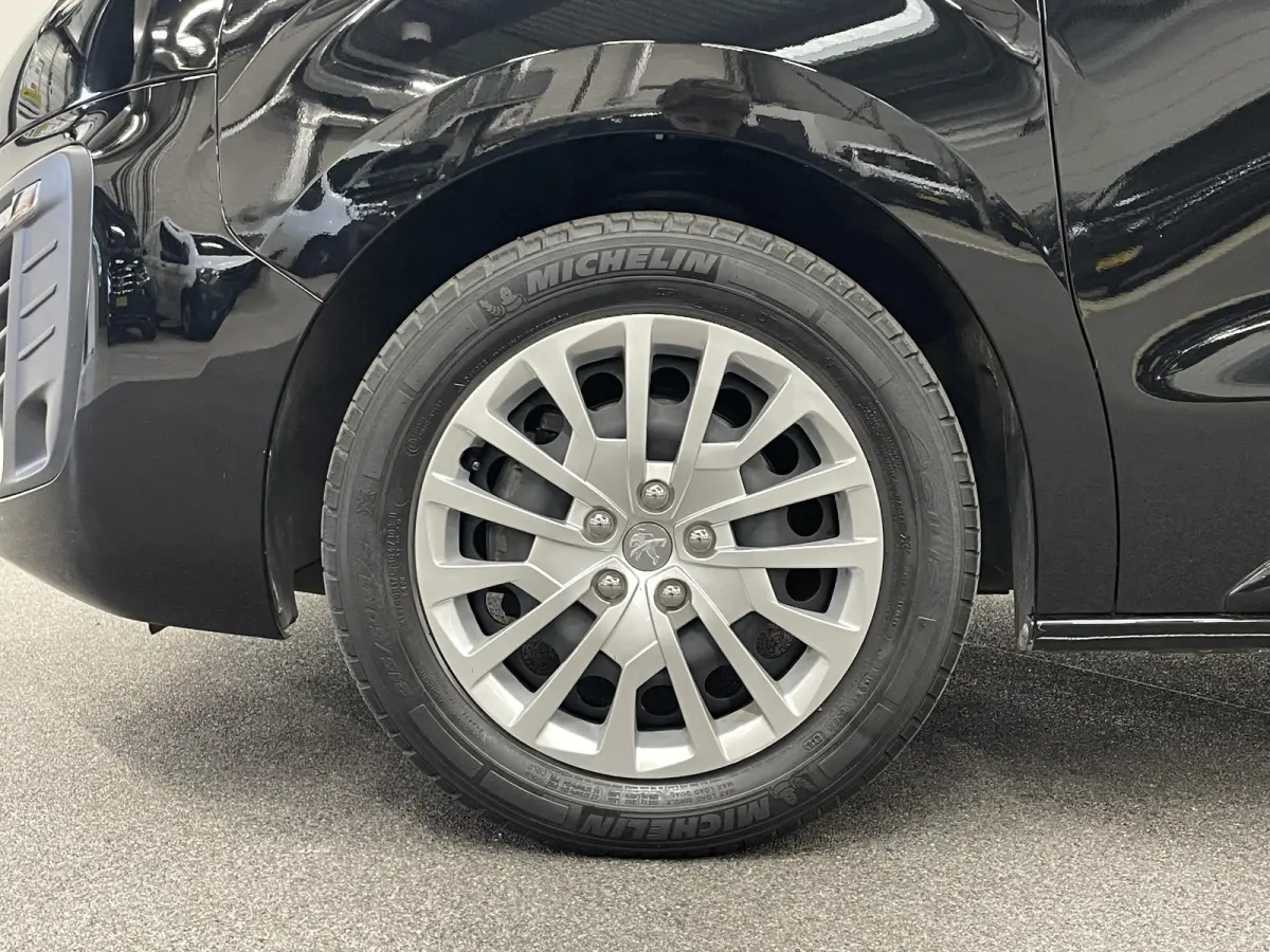2.0 BlueHDI 180pk Automaat Dubbele Cabine Navigatie Airco Climate Control Parkeer sensoren Trekhaak