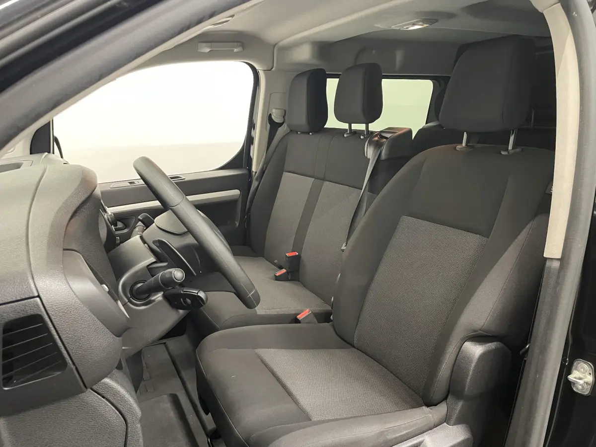 2.0 BlueHDI 180pk Automaat Dubbele Cabine Navigatie Airco Climate Control Parkeer sensoren Trekhaak