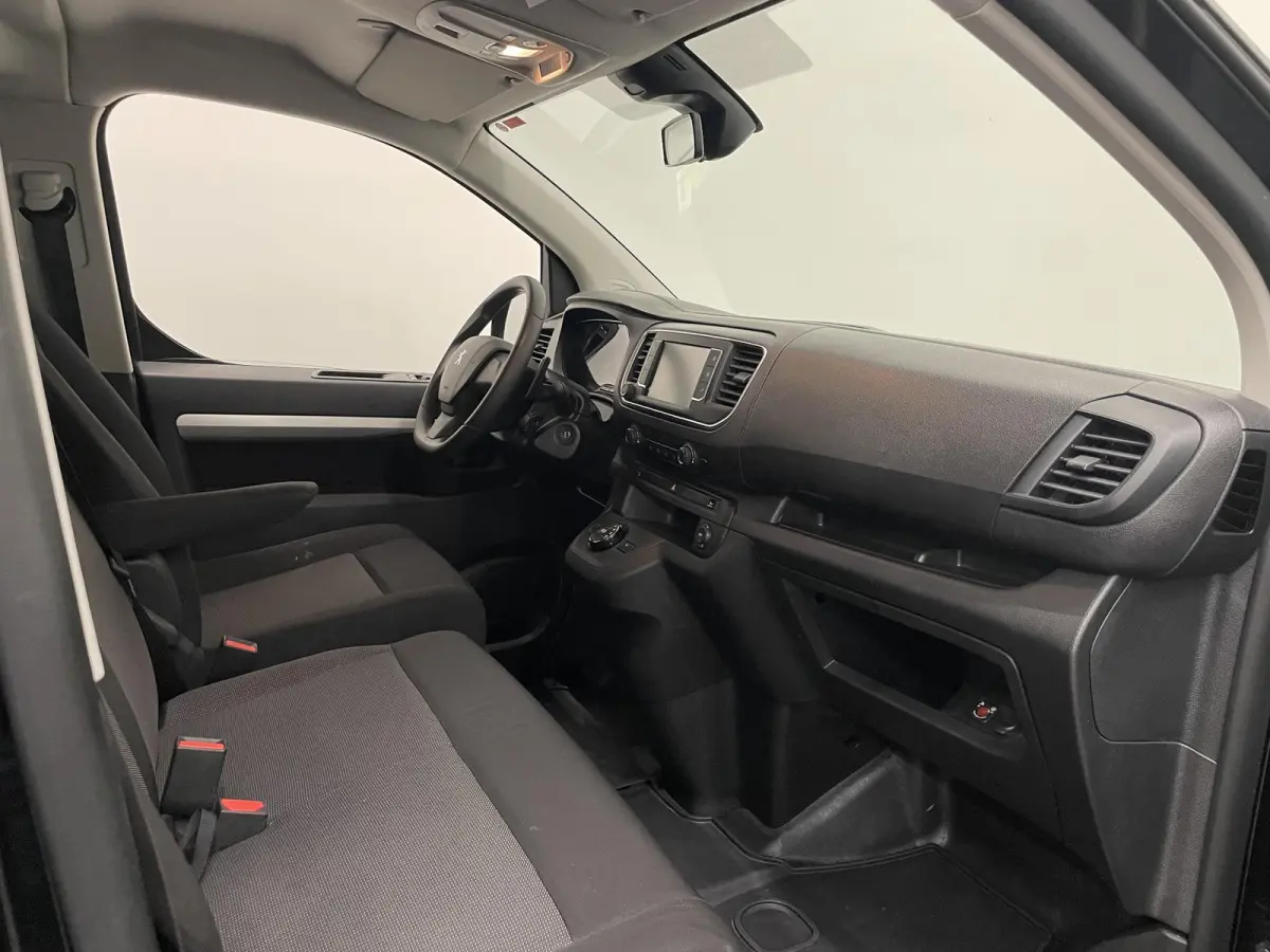 2.0 BlueHDI 180pk Automaat Dubbele Cabine Navigatie Airco Climate Control Parkeer sensoren Trekhaak