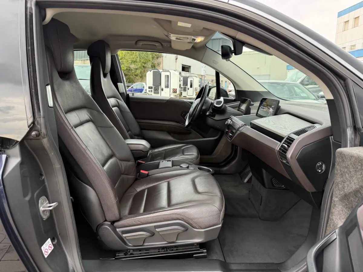 iPerf. 94Ah 33 kWh ** LED, LEDER, TREKH, CAMERA, ACC, NAVI+, 20-inch LMV ** UNFALLFREI - VOL. BMW ONDERH. ** ** INFORMEER OOK NAAR ONZE AANTREKKELIJKE FINANCIAL-LEASE TARIEVEN **