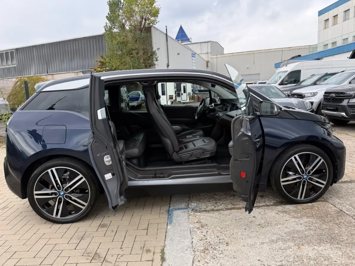 iPerf. 94Ah 33 kWh ** LED, LEDER, TREKH, CAMERA, ACC, NAVI+, 20-inch LMV ** UNFALLFREI - VOL. BMW ONDERH. ** ** INFORMEER OOK NAAR ONZE AANTREKKELIJKE FINANCIAL-LEASE TARIEVEN **
