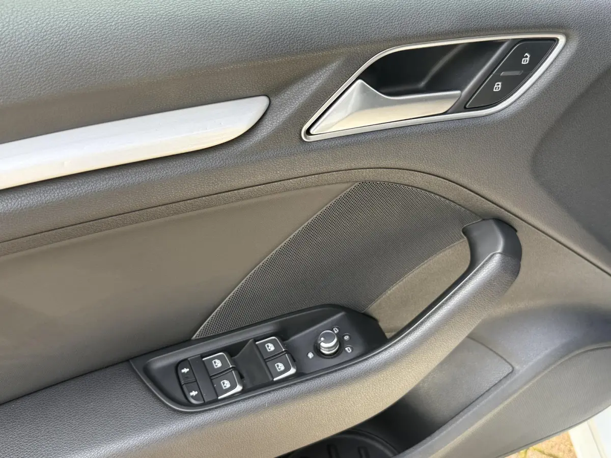 1.0 TFSI Sport S Line Edition | PDC | Climate control | Navigatie | Apple CarPlay/Android Auto | LM Velgen
