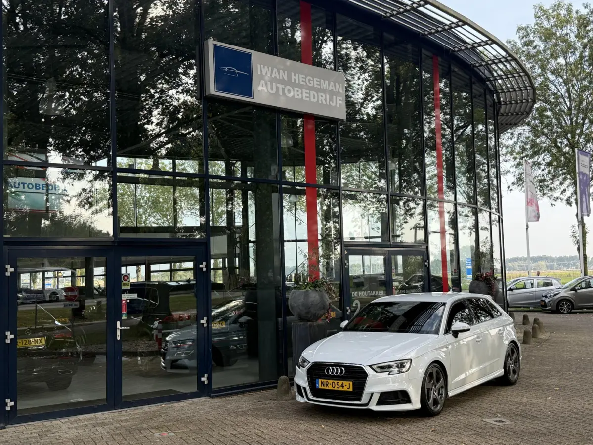 1.0 TFSI Sport S Line Edition | PDC | Climate control | Navigatie | Apple CarPlay/Android Auto | LM Velgen