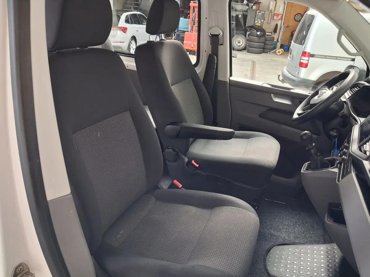 2.0 TDI L1H1 26 DC - N.A.P. Airco, Cruise, Navi, Carplay, Trekhaak.