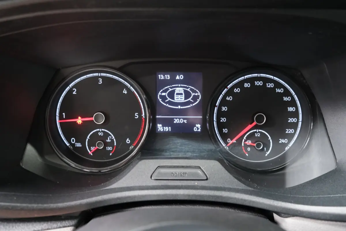 2.0 TDI L1H1 26 DC - N.A.P. Airco, Cruise, Navi, Carplay, Trekhaak.