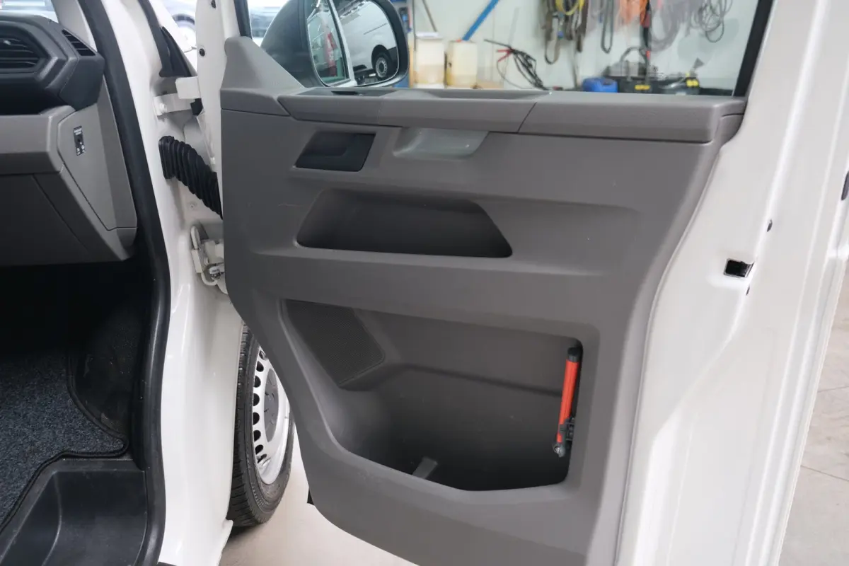 2.0 TDI L1H1 26 DC - N.A.P. Airco, Cruise, Navi, Carplay, Trekhaak.