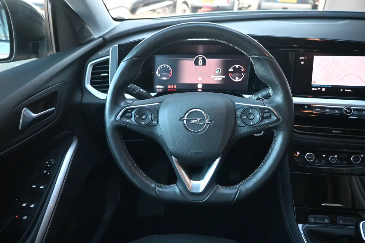 1.2 Turbo GS Line 130pk | Navigatie | Trekhaak | Stoel/Stuurverwarming | Elektr. Achterklep | 360 Camera | !!