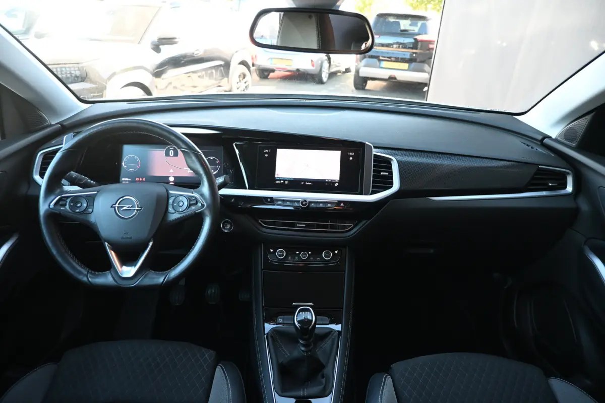 1.2 Turbo GS Line 130pk | Navigatie | Trekhaak | Stoel/Stuurverwarming | Elektr. Achterklep | 360 Camera | !!