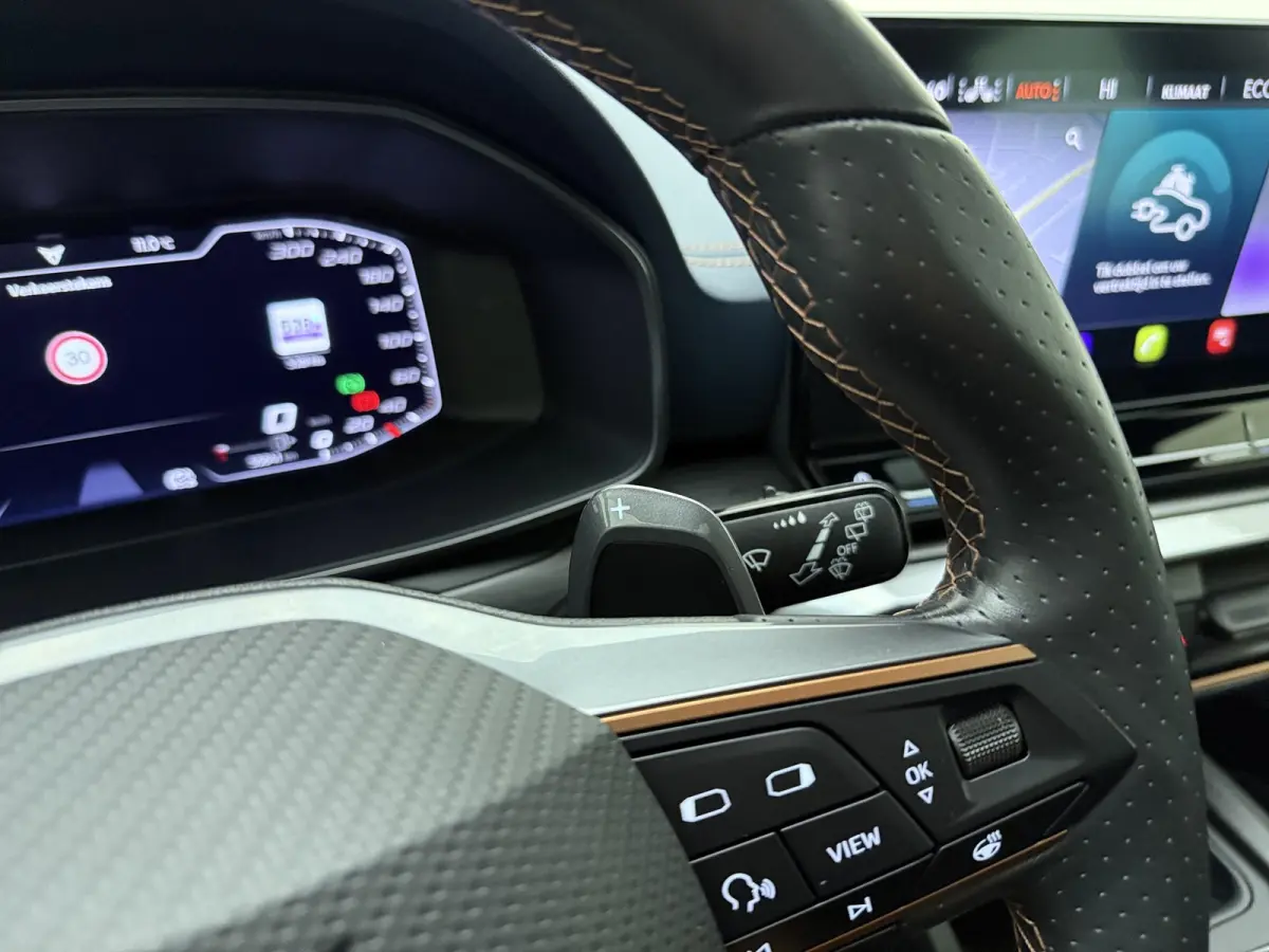 1.4 e-Hybrid VZ Copper Edition | Panoramadak | Lederen Bekleding | Elek. Stoel | Virtual Cockpit | Sfeerverlichting | Elektrische Kofferklep |