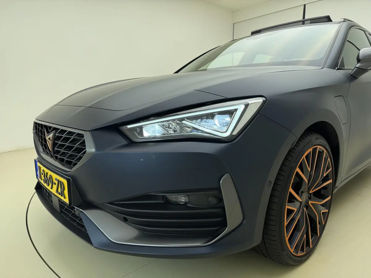 1.4 e-Hybrid VZ Copper Edition | Panoramadak | Lederen Bekleding | Elek. Stoel | Virtual Cockpit | Sfeerverlichting | Elektrische Kofferklep |