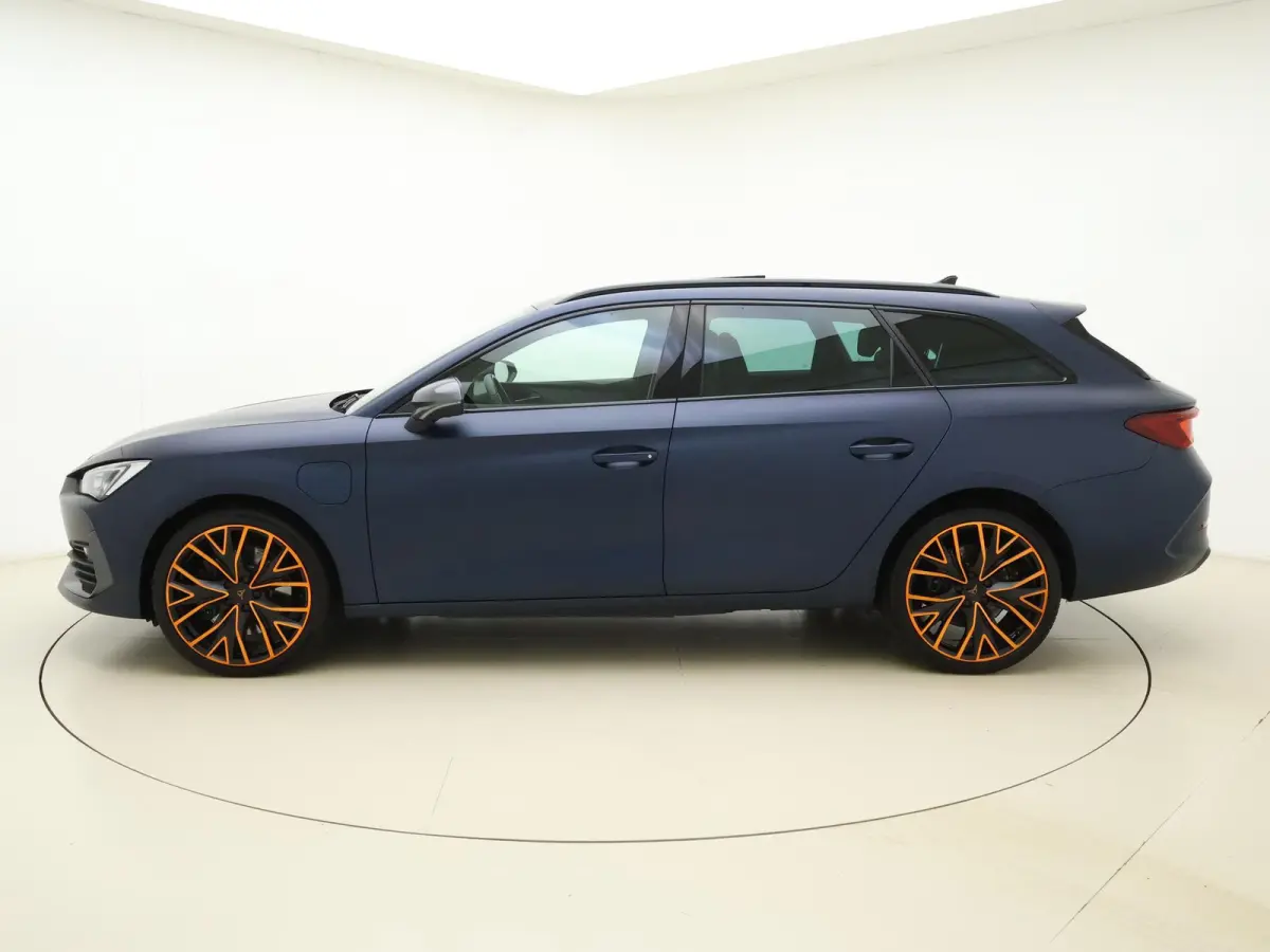 1.4 e-Hybrid VZ Copper Edition | Panoramadak | Lederen Bekleding | Elek. Stoel | Virtual Cockpit | Sfeerverlichting | Elektrische Kofferklep |