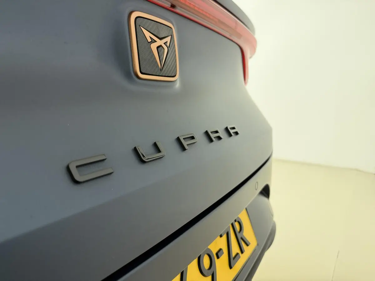 1.4 e-Hybrid VZ Copper Edition | Panoramadak | Lederen Bekleding | Elek. Stoel | Virtual Cockpit | Sfeerverlichting | Elektrische Kofferklep |