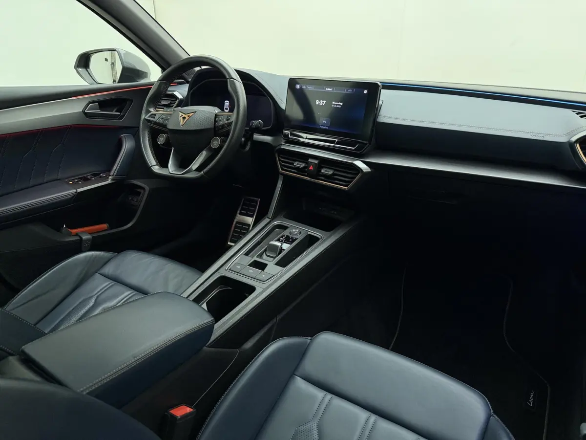 1.4 e-Hybrid VZ Copper Edition | Panoramadak | Lederen Bekleding | Elek. Stoel | Virtual Cockpit | Sfeerverlichting | Elektrische Kofferklep |