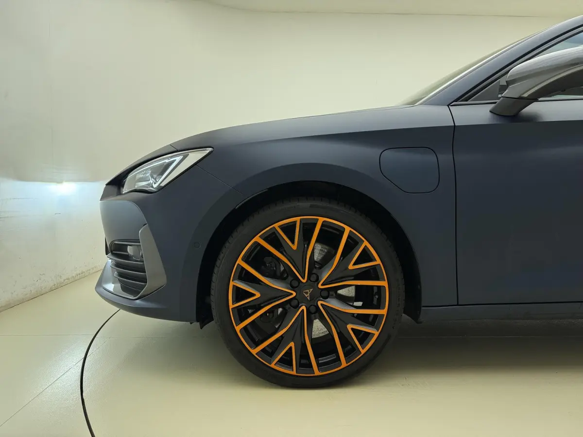 1.4 e-Hybrid VZ Copper Edition | Panoramadak | Lederen Bekleding | Elek. Stoel | Virtual Cockpit | Sfeerverlichting | Elektrische Kofferklep |