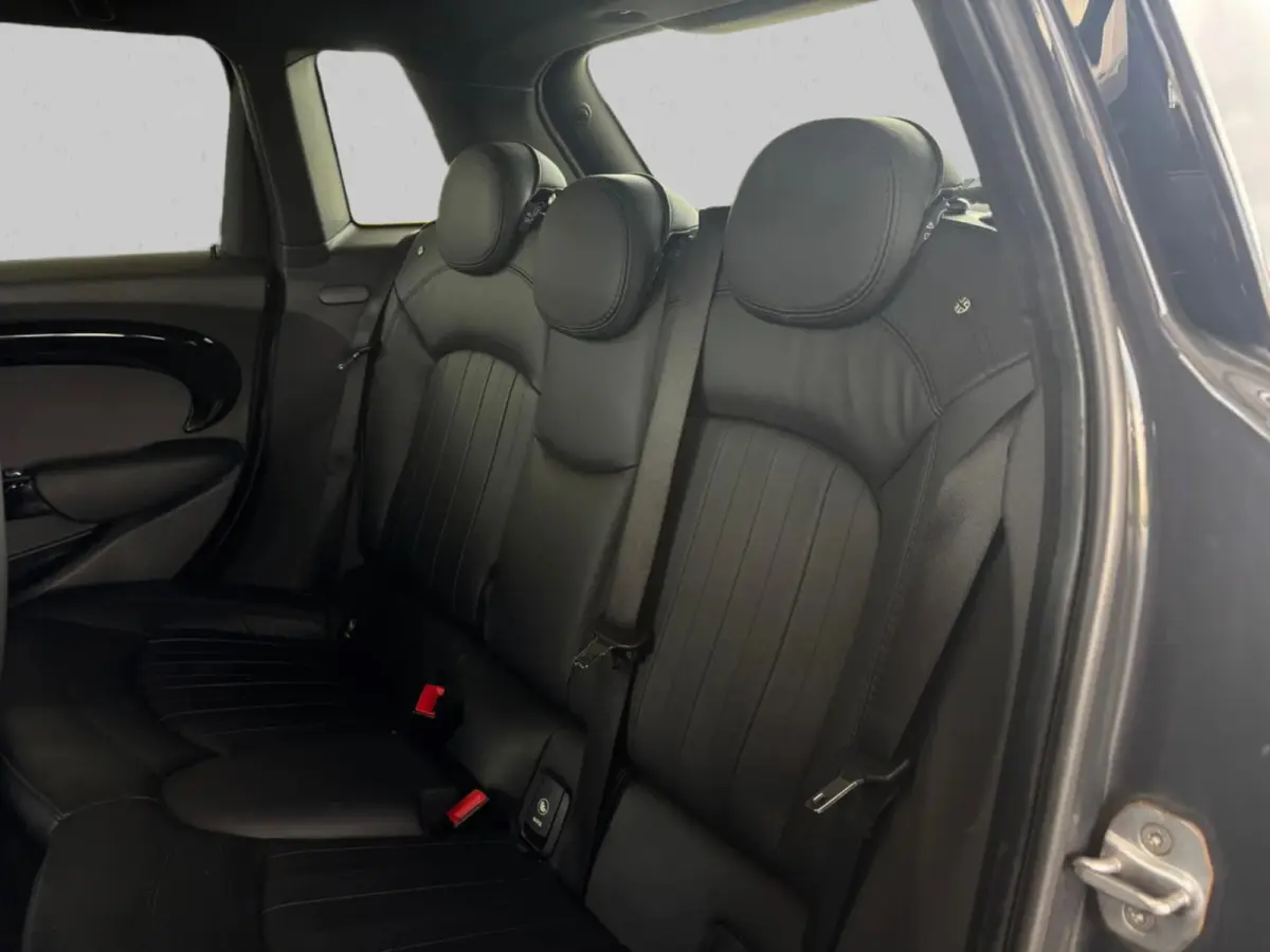 Mini 2.0 S Chili Serious Business (Dealer OnderH, Panoramadak, Head-up, Navi Pro, Parkeerhulp, Stoelv, Etc)