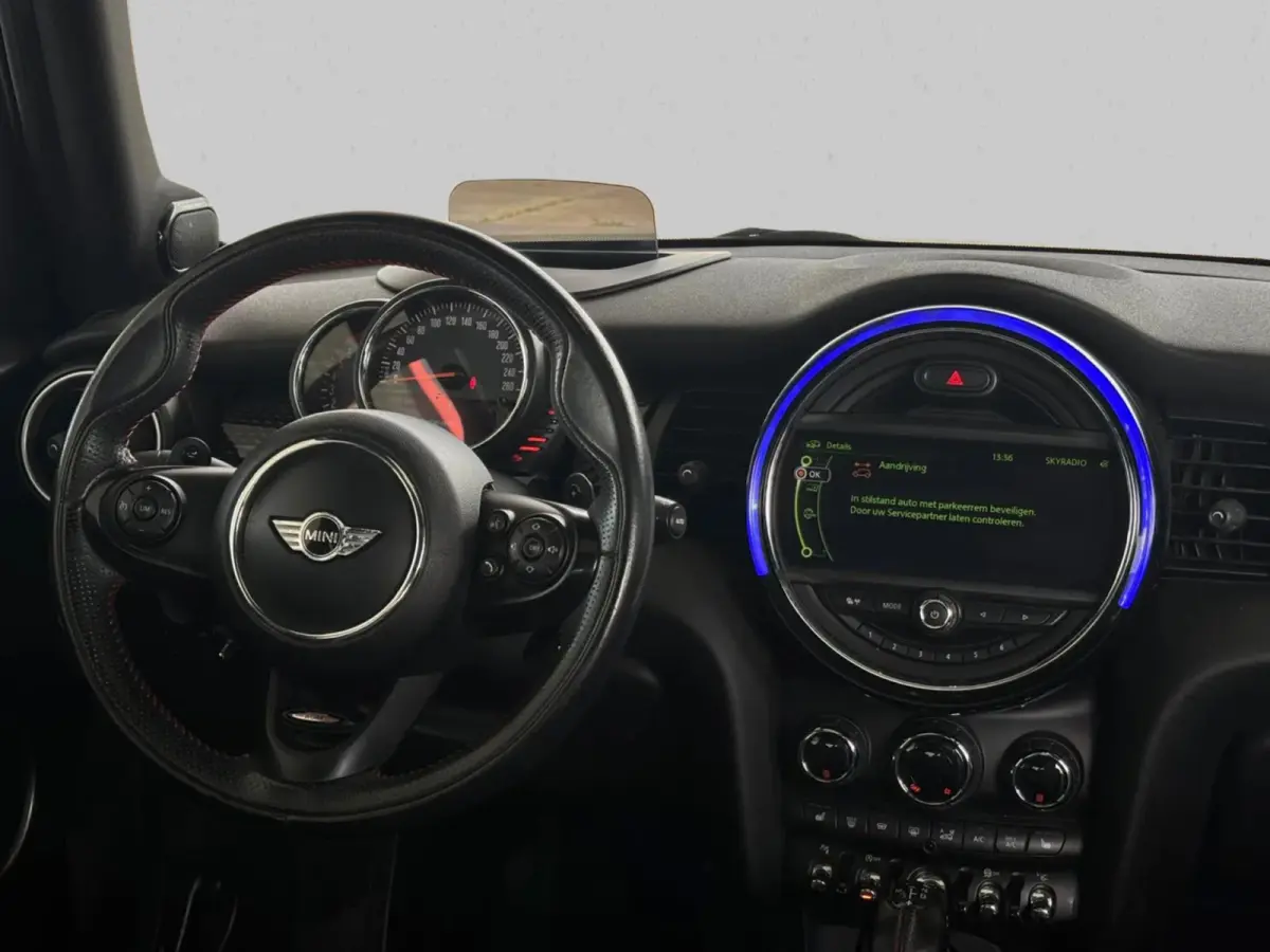Mini 2.0 S Chili Serious Business (Dealer OnderH, Panoramadak, Head-up, Navi Pro, Parkeerhulp, Stoelv, Etc)