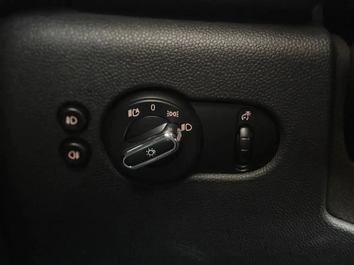 Mini 2.0 S Chili Serious Business (Dealer OnderH, Panoramadak, Head-up, Navi Pro, Parkeerhulp, Stoelv, Etc)
