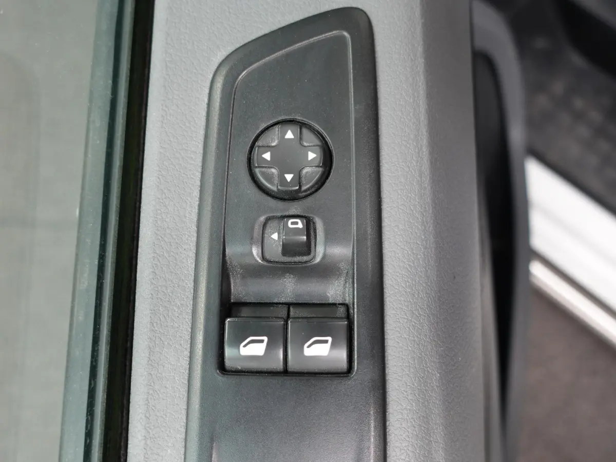1.5 CDTI L2H1 9persoons PERSONENBUS Prijs incl. BTW/BPM Cruise Control  Parkeersensoren Achter  Bluetooth Airco Voor en Achter  Schuifdeur Rechts en Links